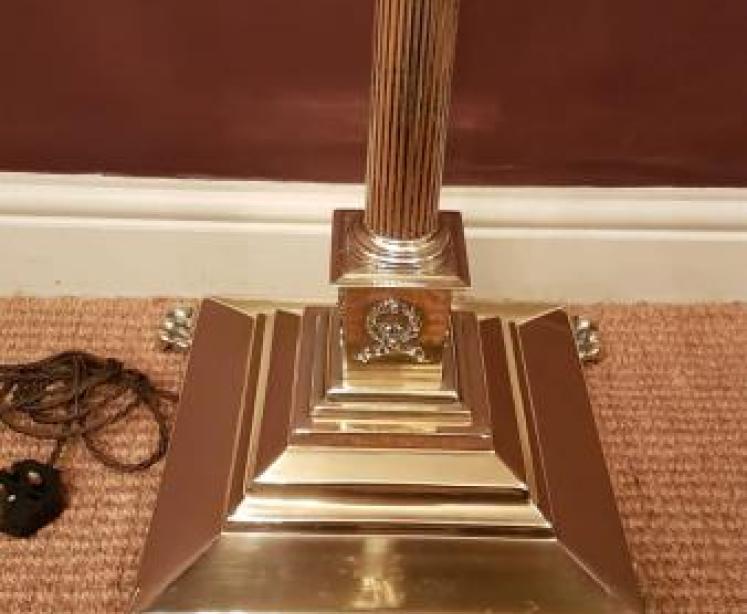 Superb Victorian Brass Telescopic Corinthian Column Lamp Standard - Image 3