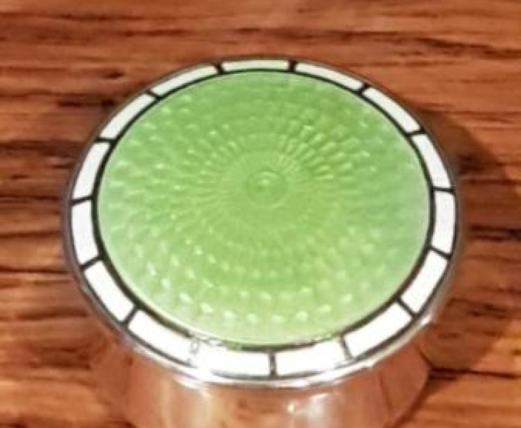 Edwardian Silver and Lime Green Enamel Pill Box - Image 3