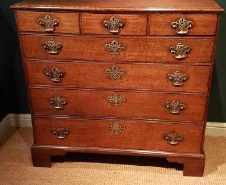 Impressive George III Oak Chest of Drawers - Image 6