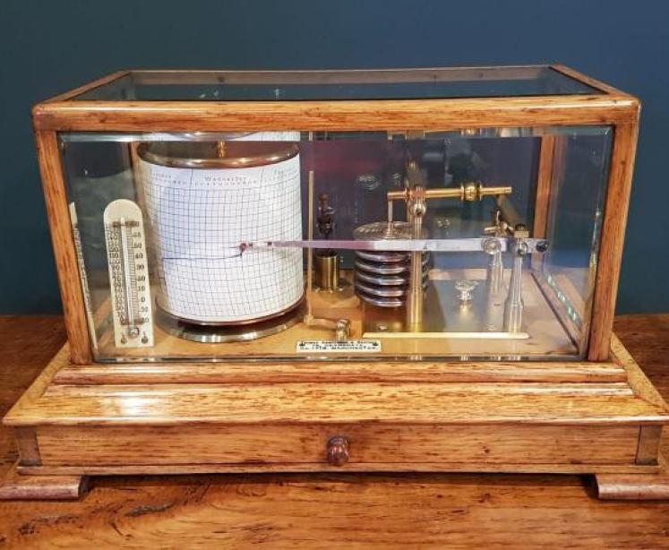 Superior Quality Victorian Oak Barograph - Image 7