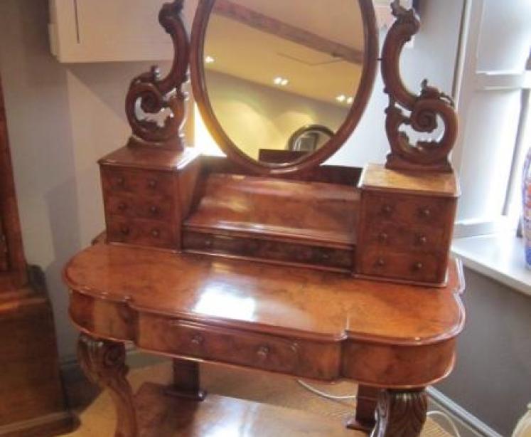 Top Quality Victorian Walnut 'Duchess' Dressing Table - Image 1