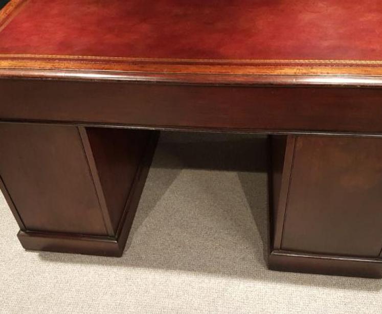 Antique Mid Victorian Oak Pedestal Desk - Image 3