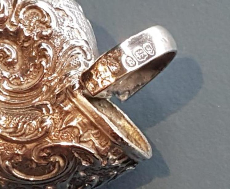 Antique Silver Shell Snuff Box - Image 3