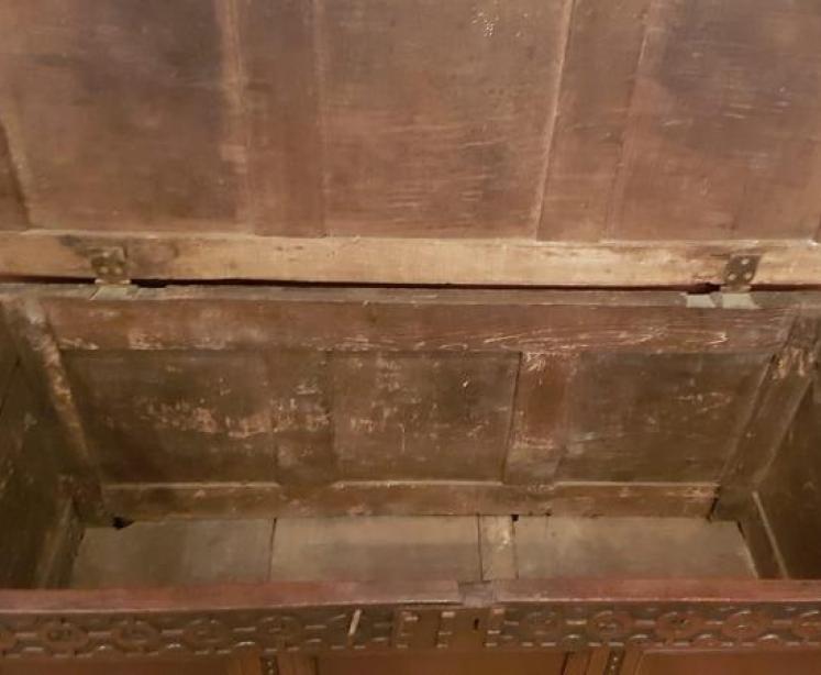 George I Period Oak Three Panel Coffer - Image 5