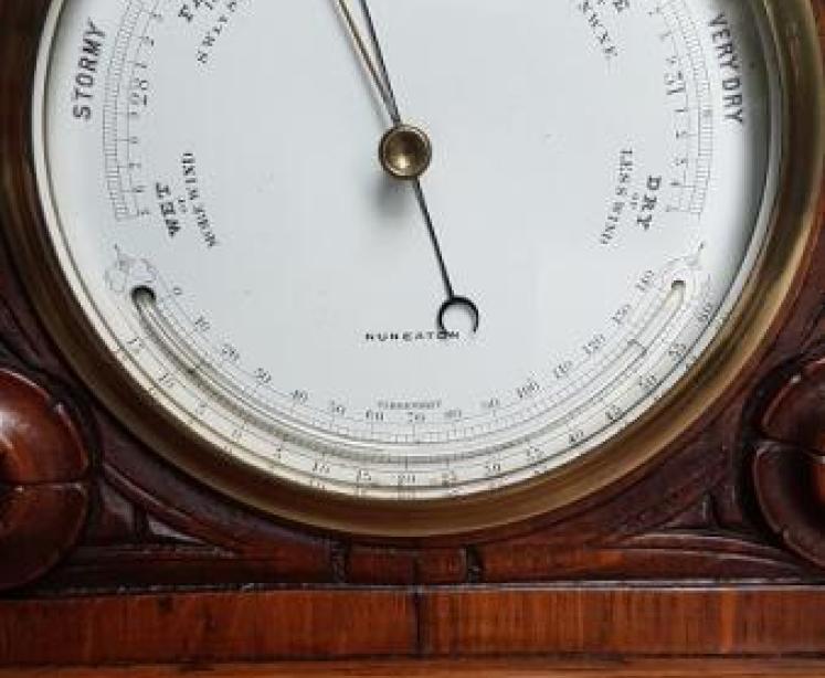 Victorian Carved Oak Desktop Clock and Barometer - Image 6