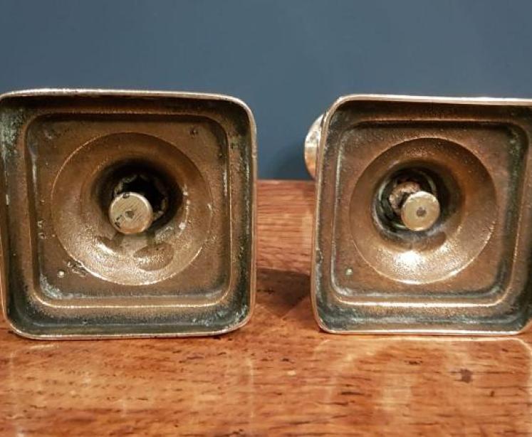 Pair of George III Brass Cannon Pedestal Candlesticks - Image 4