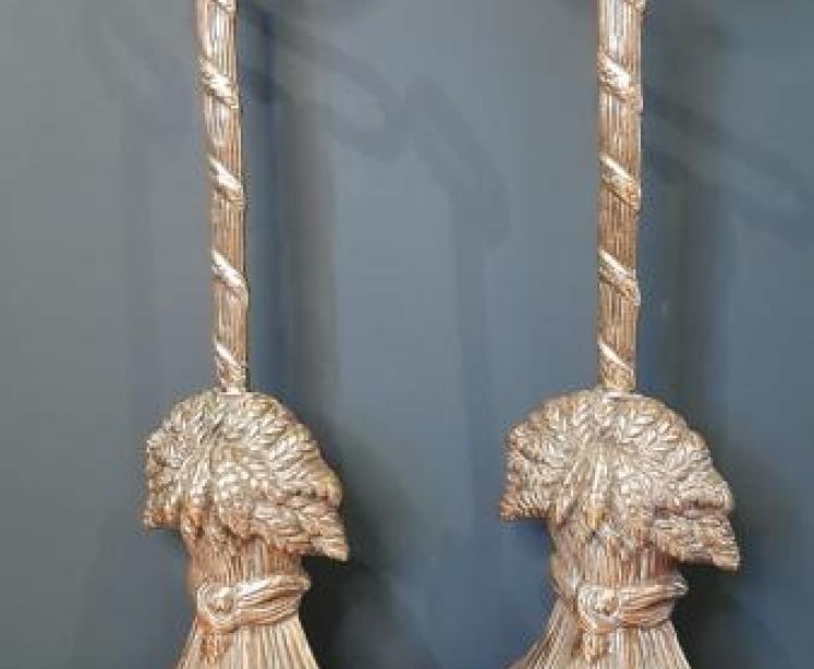 Matching Pair of Antique Cast Brass Wheatsheaf Door Stops - Image 2