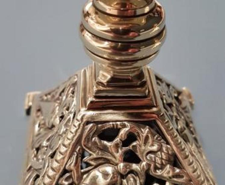 Pair of Victorian Brass Candlesticks - Image 3