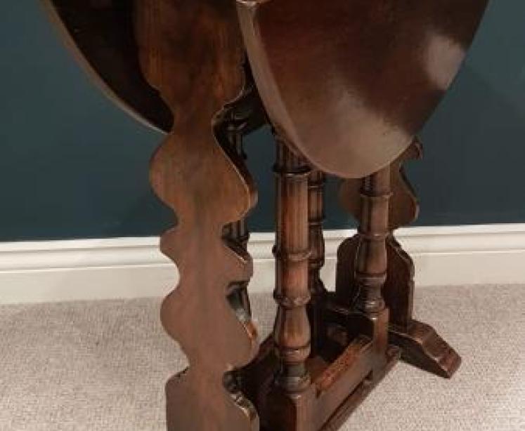 Antique Small Proportioned Oak Occasional Table - Image 2