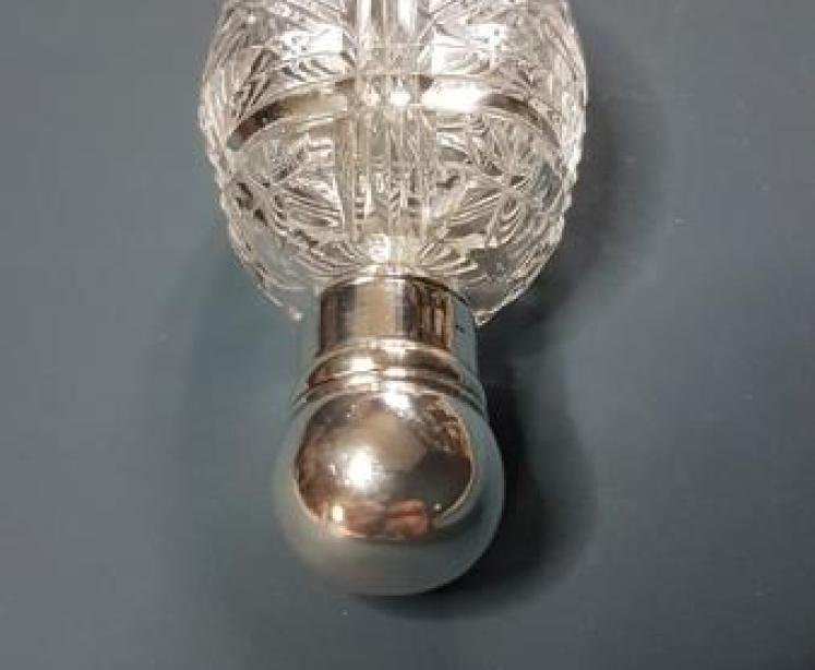 Victorian Silver & Cut Crystal Scent Bottle - Image 4