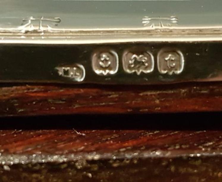 Stylish George V Silver Photo Frame - Image 4