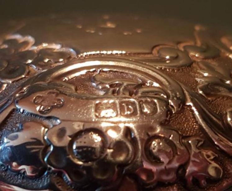 Victorian Silver Topped Table Jar with Cut Crystal Base - Image 6