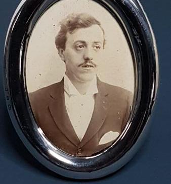 Small Antique Oval Silver Photo Frame