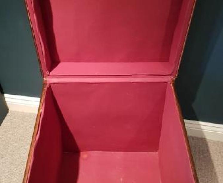 Superb Antique Leather and Brass Trimmed Trunk - Image 2