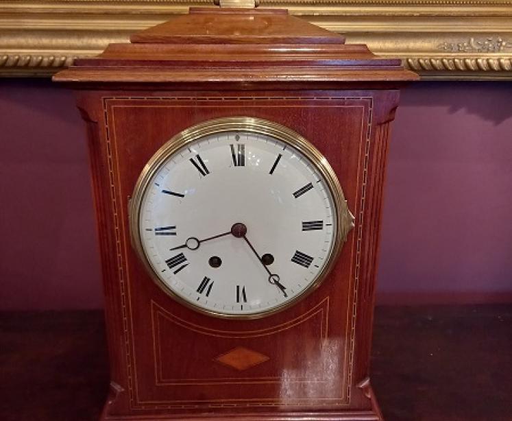 Antique Sheraton Inlaid Striking Bracket Clock - Image 2