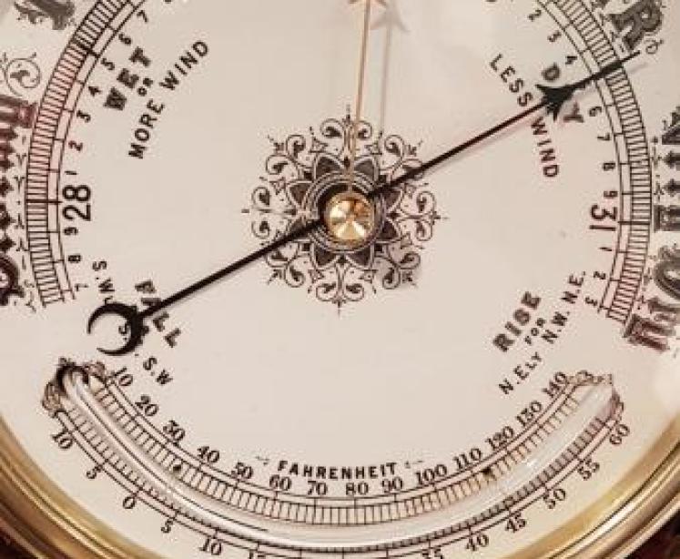 Antique Oak Ships Barometer with Crescent Thermometer - Image 3