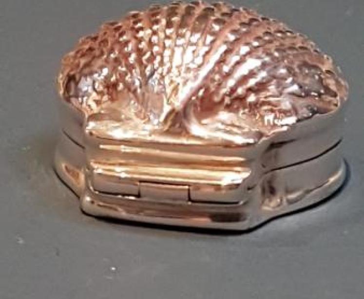 Antique Silver Clam Shell Snuff Box  - Image 6