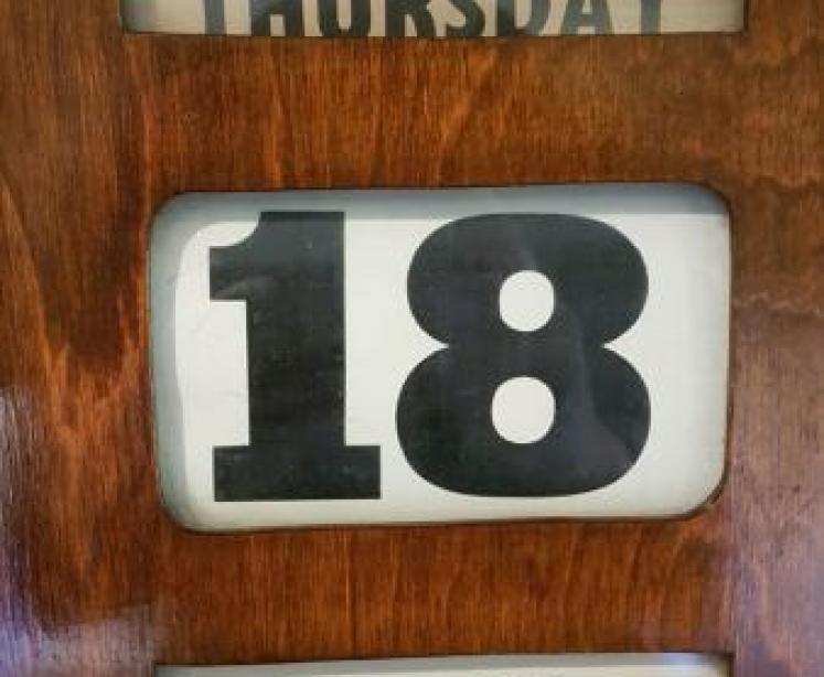 1920's Oak Perpetual Wall Calendar - Image 4