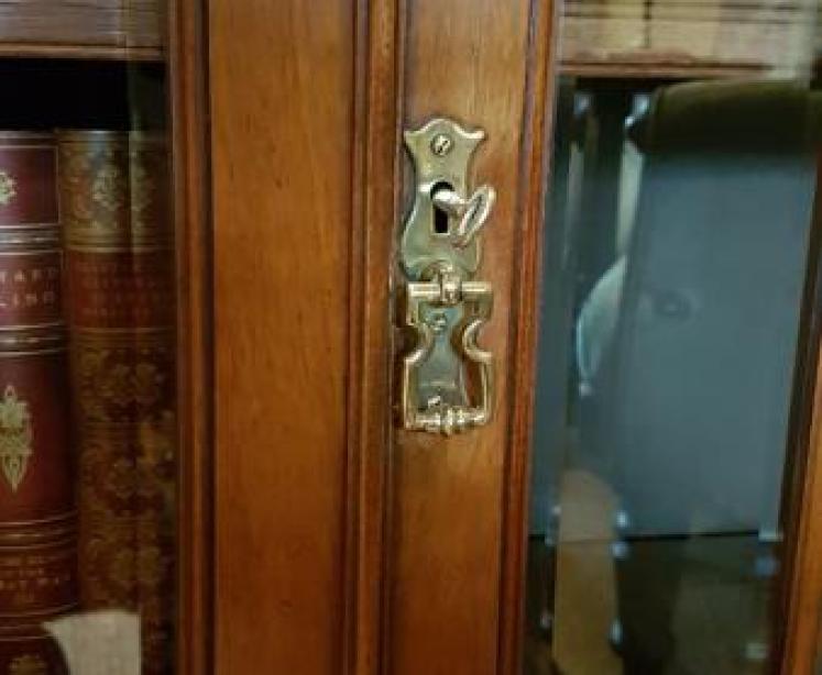 Victorian Walnut Glazed Bookcase - Image 3