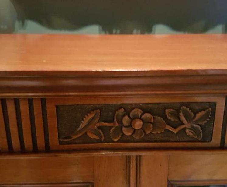 Victorian Walnut Glazed Bookcase - Image 5