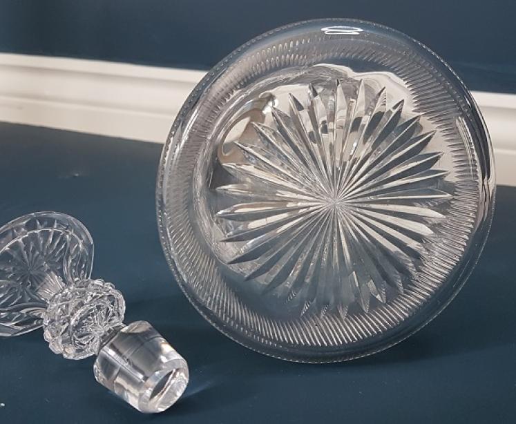 Victorian Cut Crystal Thistle Shaped Decanter with Silver Rim - Image 3