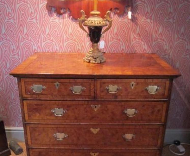 Stunning William & Mary Burr Yew Inlaid Chest - Image 1