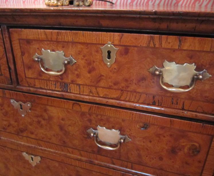 Stunning William & Mary Burr Yew Inlaid Chest - Image 3