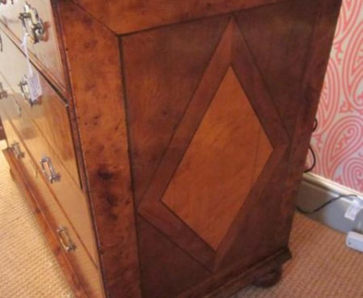 Stunning William & Mary Burr Yew Inlaid Chest - Image 5