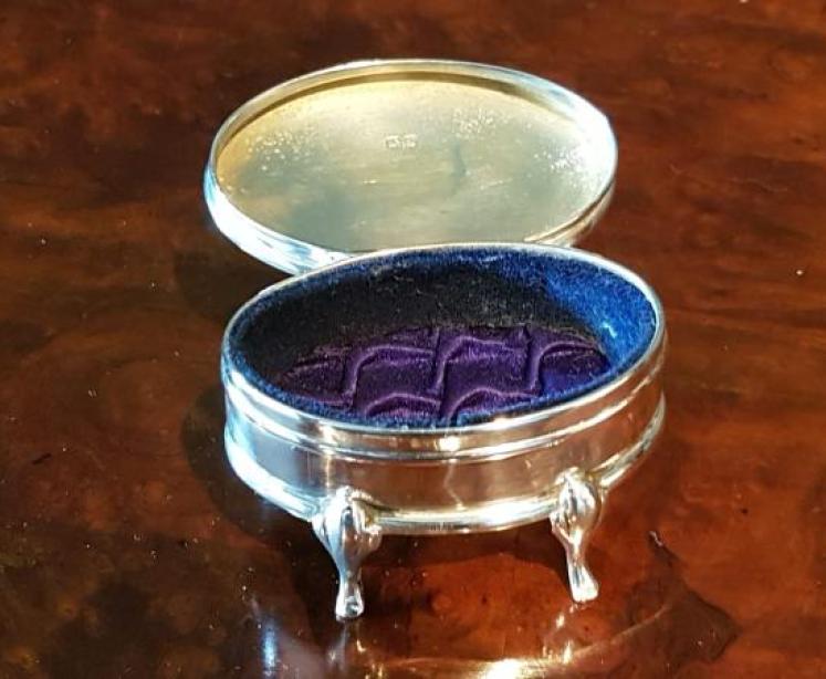 George V Silver Cat Motif Ring Box - Image 4