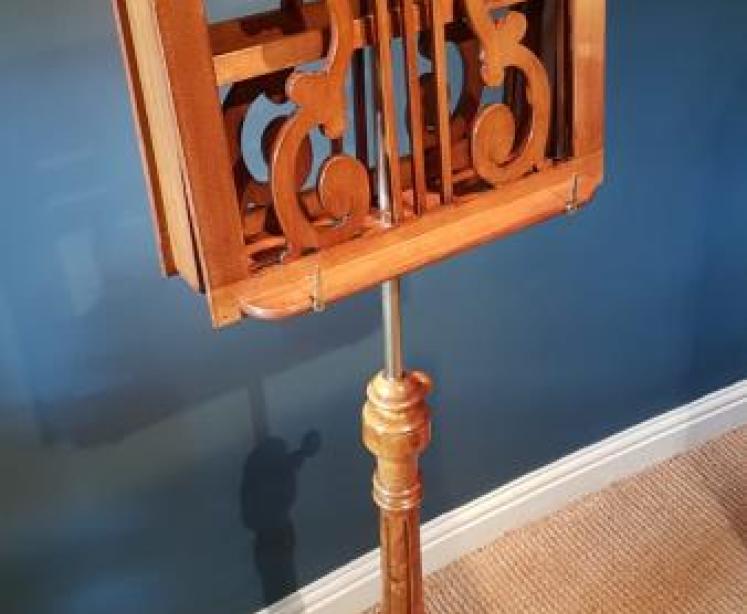 Superb Victorian Walnut Duet Music Stand - Image 4