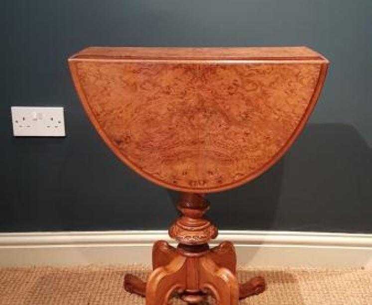 Fine Victorian Burr Walnut Sutherland Table - Image 1