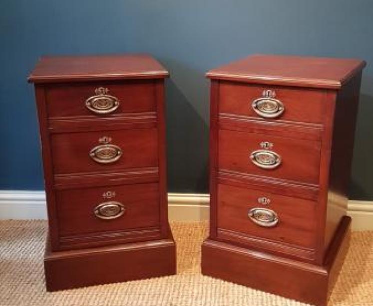 Pair Victorian Mahogany Bedside Chests - Image 5