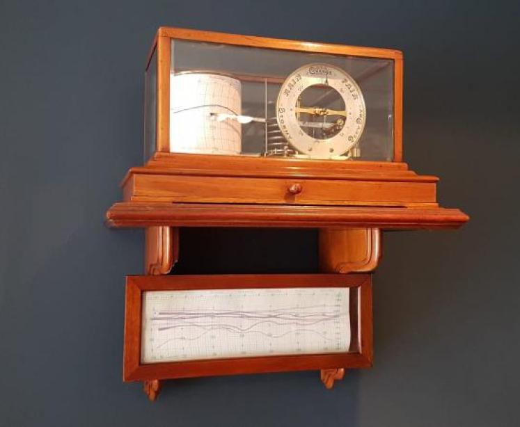Rare Antique Walnut Barograph on Wall Bracket - Image 7