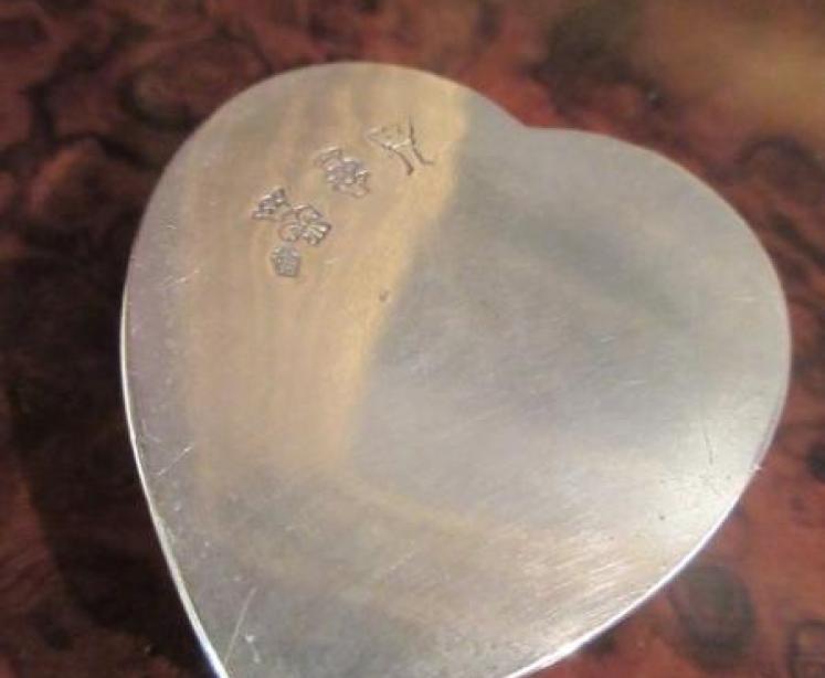 Antique Silver & Mother of Pearl Heart Trinket box - Image 6