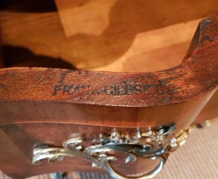 Victorian Walnut Serpentine Fronted Chest of Drawers - Image 6