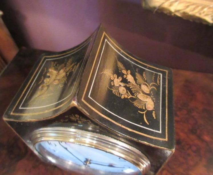 Small Antique Chinoiserie Mantel Clock - Image 3