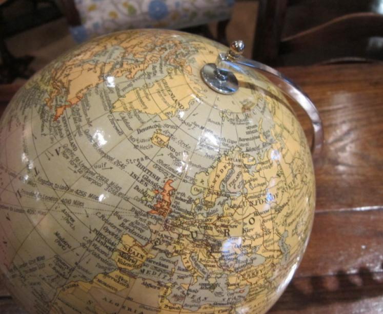 Original Art Deco 8" Phillip's Terrestrial Globe - Image 4