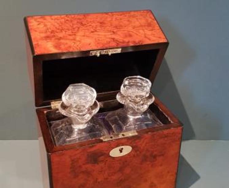 Victorian Burr Walnut Tantalus Box - Image 1