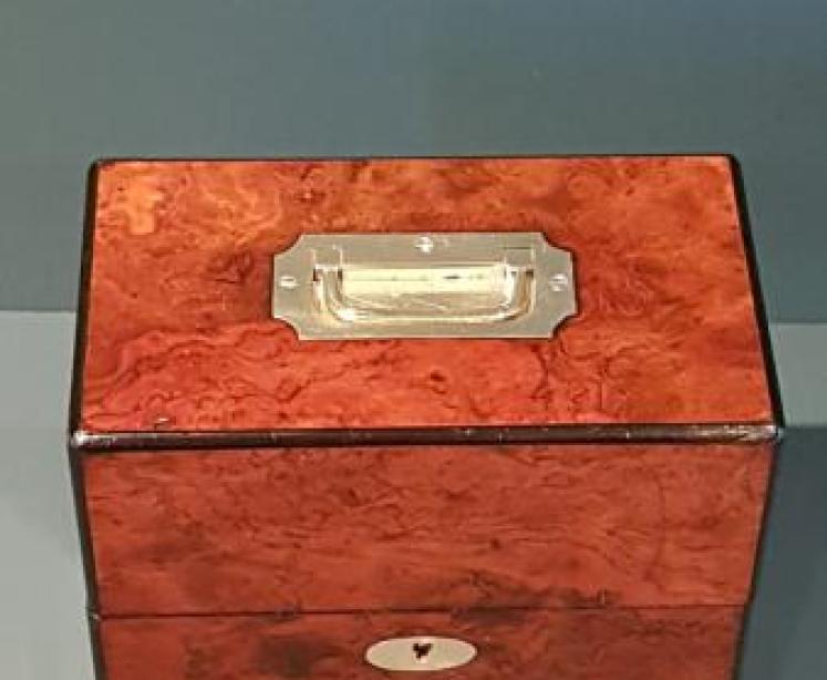 Victorian Burr Walnut Tantalus Box - Image 2