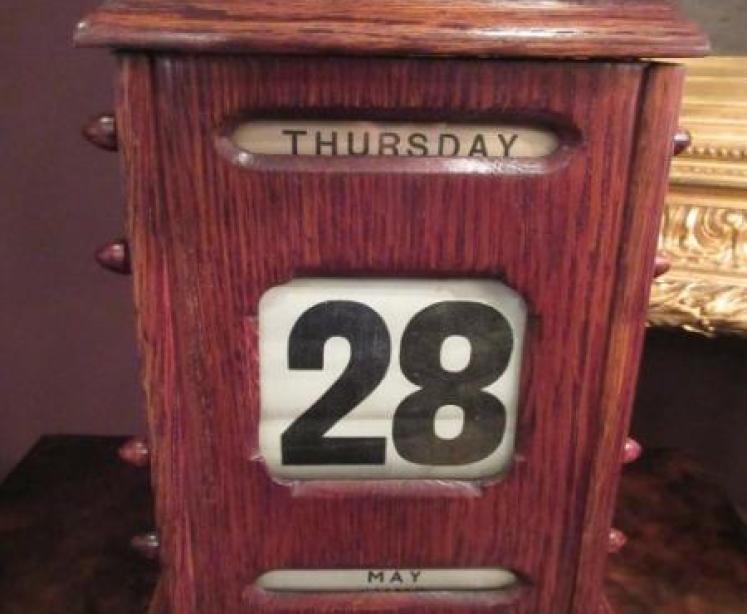 Large Edwardian Oak Perpetual Desk Calendar - Image 1