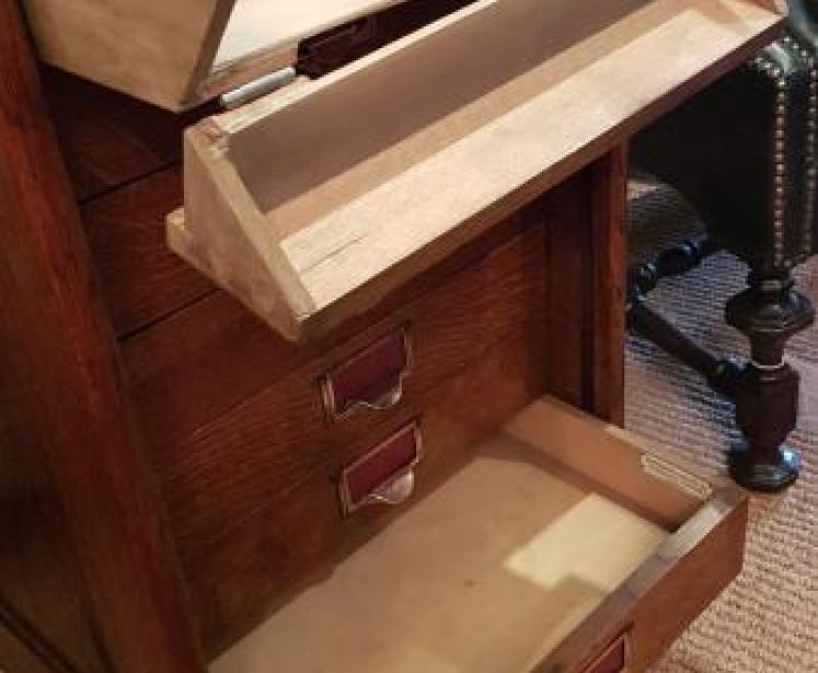 Late Victorian Globe Wernicke Oak Filling Cabinet - Image 7