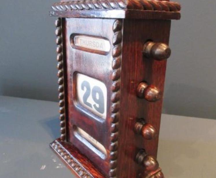 Edwardian Period Oak Perpetual Desk Calendar - Image 3