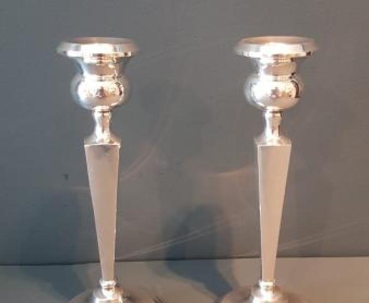 Pair of Edwardian Silver Candlesticks - Image 1
