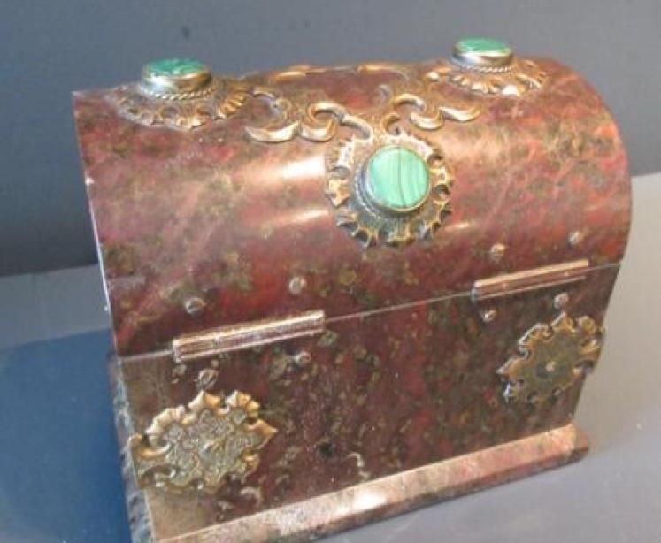 Fine 19th Century French Serpentine Marble Casket - Image 6