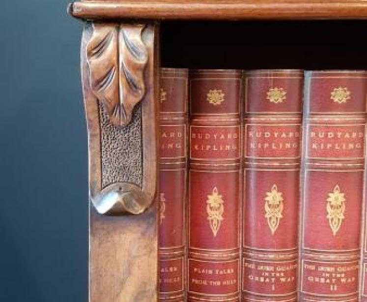 Fine Quality Early Victorian Walnut Open Bookcase - Image 3