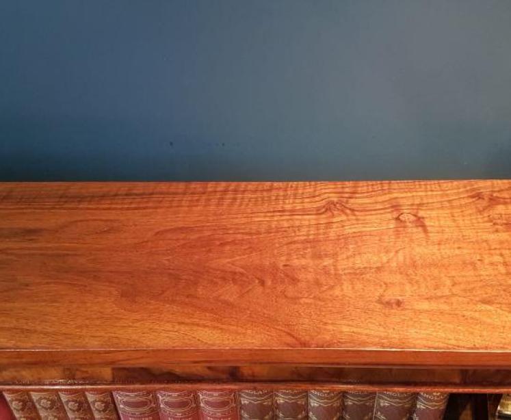Fine Quality Early Victorian Walnut Open Bookcase - Image 4