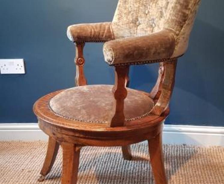 Victorian upholstered Oak Desk Chair - Image 4