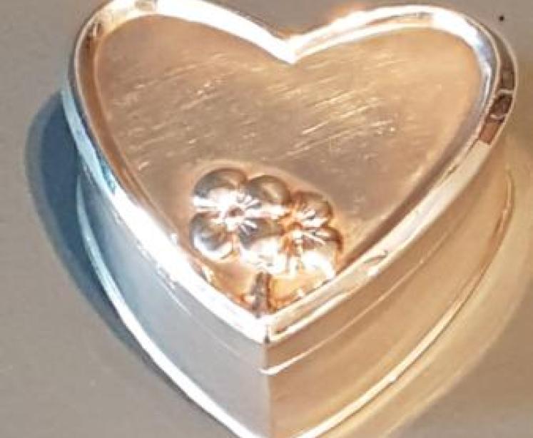 Silver Heart Shaped Ring Box - Image 5