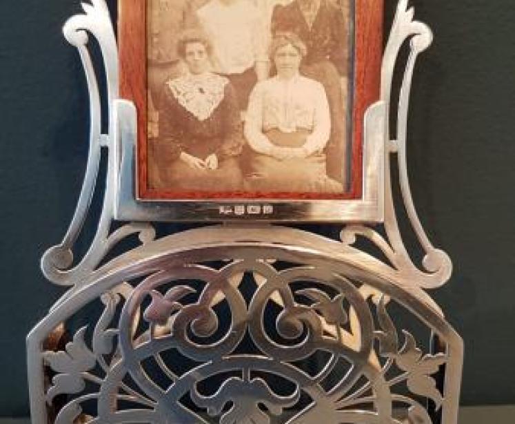 Unusual Edwardian Silver Photo and Note Holder - Image 1