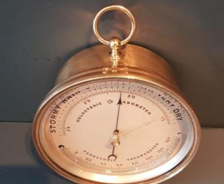 Victorian Brass Cased Marine Barometer with Crescent Thermometer - Image 5